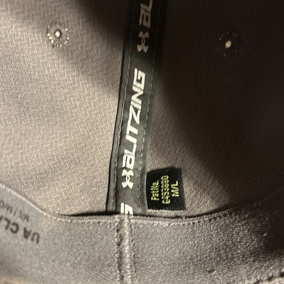 Under Armor Fitted Hat Size Medium/Large - Picture 4 of 4